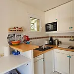 Seaside House For Four With Air Conditioning And Parking
