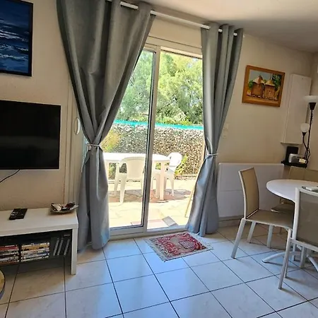 Seaside House For Four With Air Conditioning And Parking Frontignan