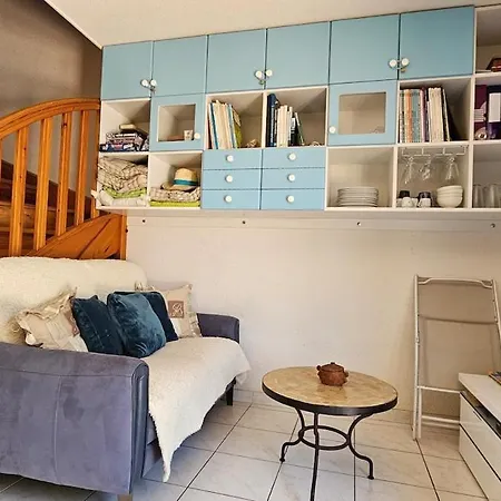 Seaside House For Four With Air Conditioning And Parking