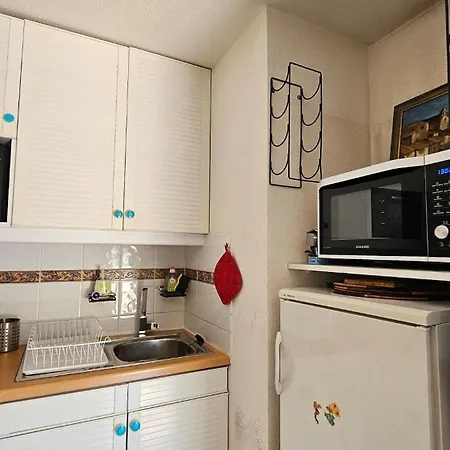 Seaside House For Four With Air Conditioning And Parking *